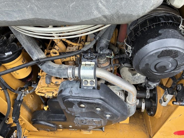 2016-caterpillar-249d-image-24