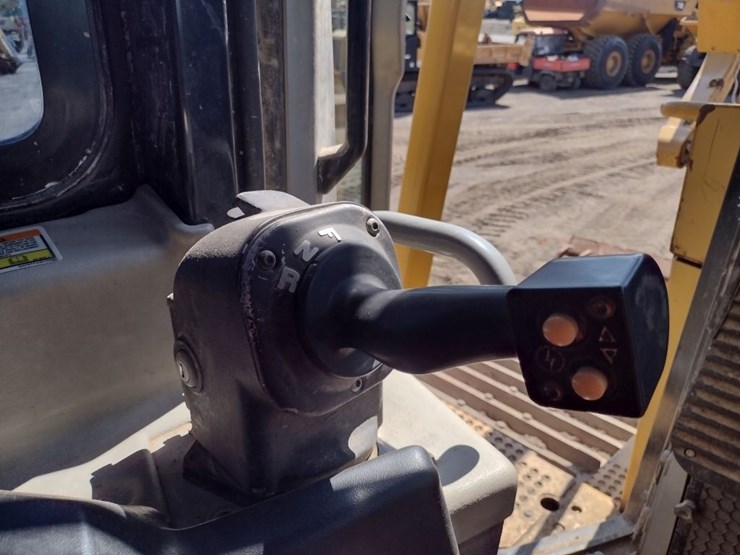 caterpillar-d6t-lgp-image-9