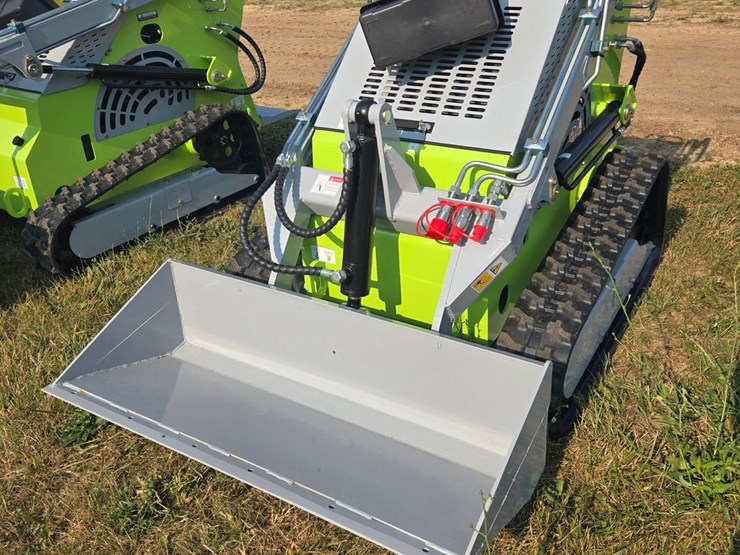 #8854-•-ats-t460-mini-skid-steer-23-hp-image-7