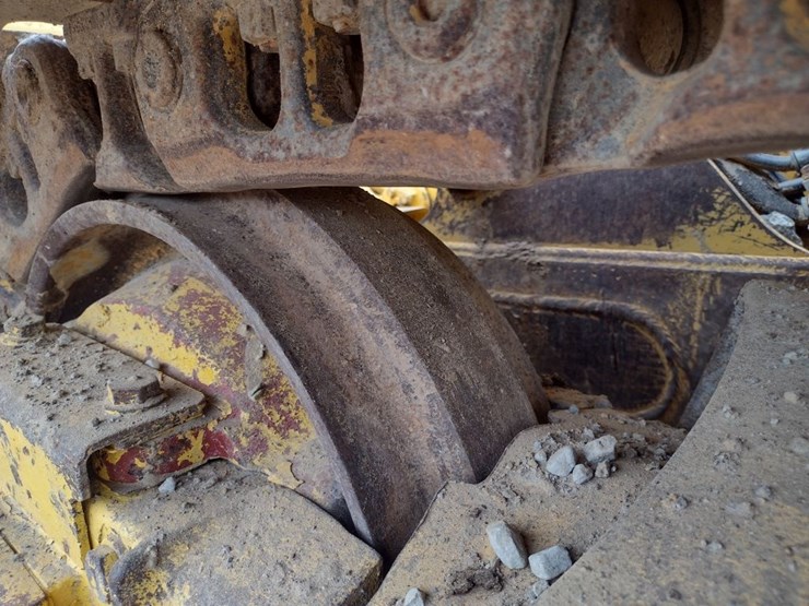 komatsu-d51pxi-22-image-16