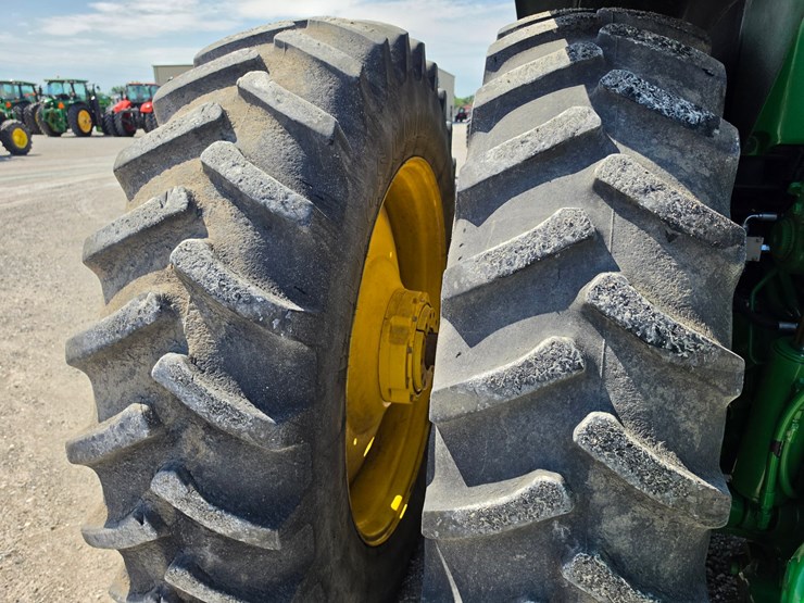 2013-john-deere-7260r-image-14