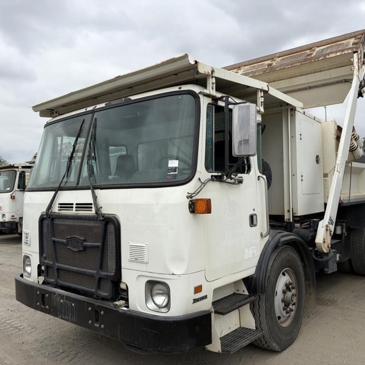 2011 AUTOCAR XPEDITOR