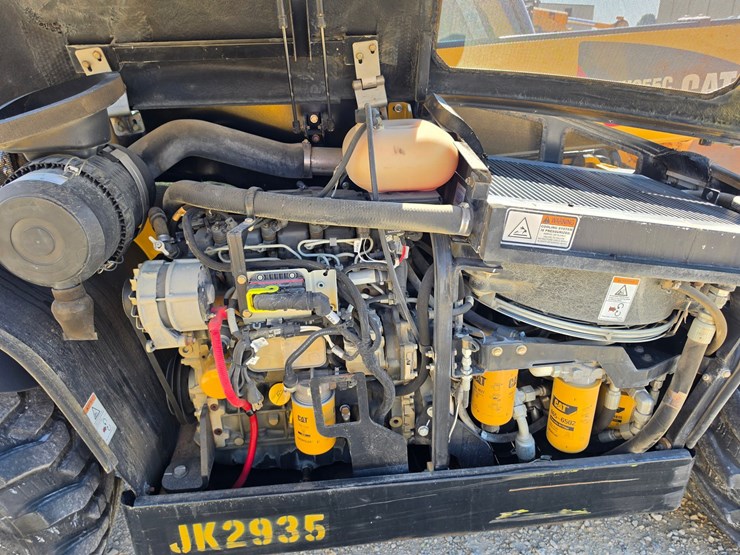 2016-caterpillar-th255c-image-17