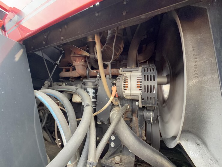 2009-case-ih-4420-self-propelled-sprayer-image-26