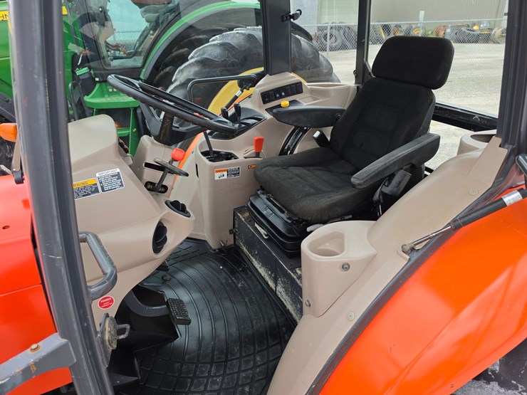 2014-kubota-m9960-image-12