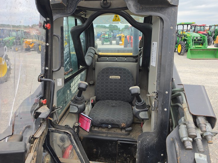 2022-new-holland-c232-image-7