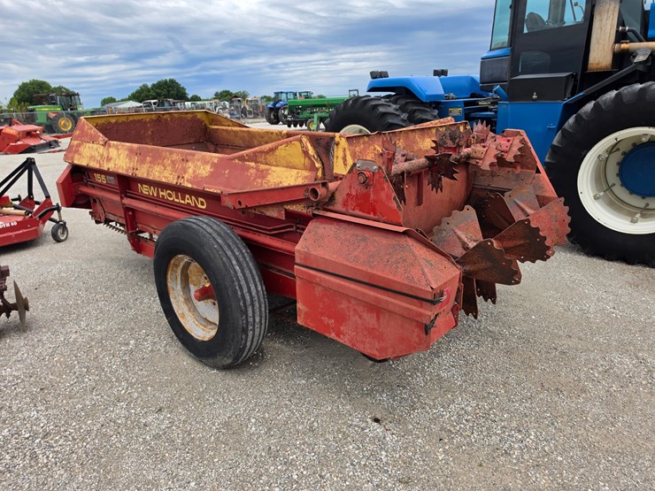 new-holland-155-image-9