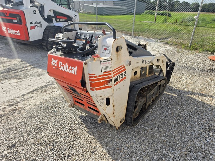 2015-bobcat-mt52-image-12