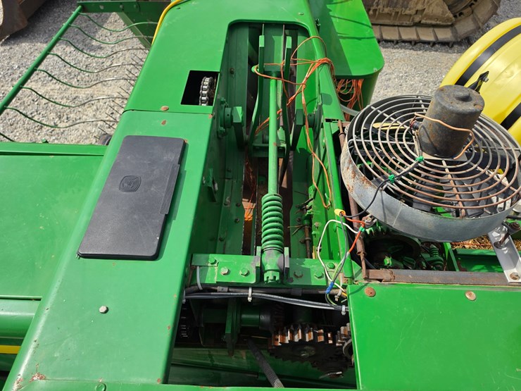 2001-john-deere-348-image-12