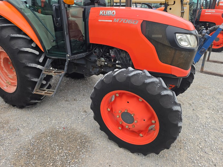 2016-kubota-m7060-image-36