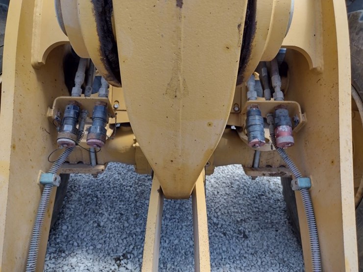 caterpillar-910m-image-27