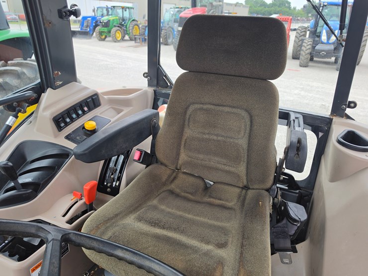 2016-kubota-m7060-image-14