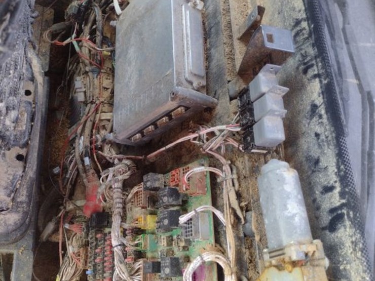 deere-324l-image-8