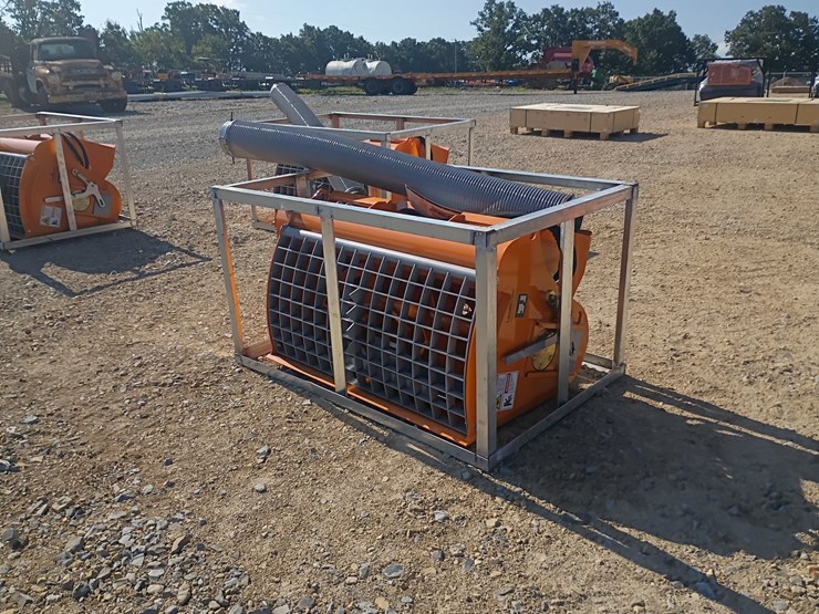 #l76-006-•-landhonor-concrete-mixer-skid-steer-attachment-image-2