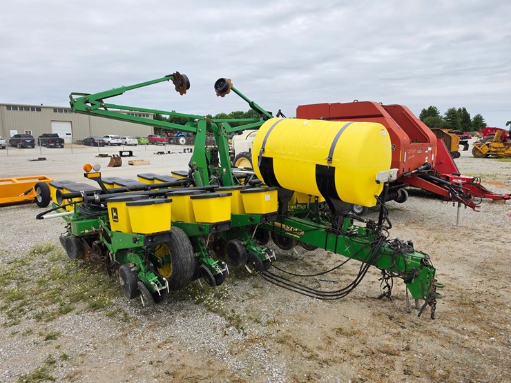 1997-john-deere-1760-image-1
