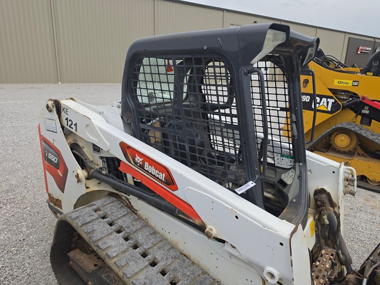 2022-bobcat-t550-image-45