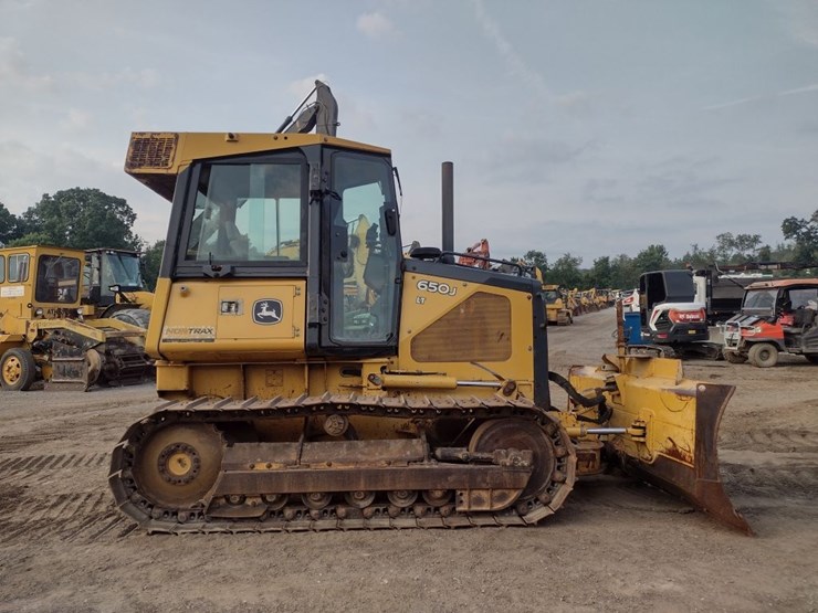 deere-650j-lt-image-3