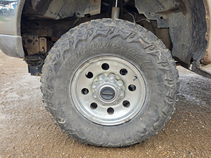 2001-ford-f350-image-32