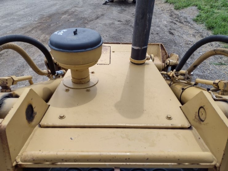 caterpillar-939c-image-10