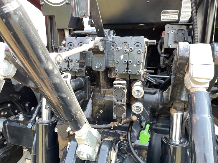 #1254-•-case-ih-185-puma-tractor-(second-owner)-image-30