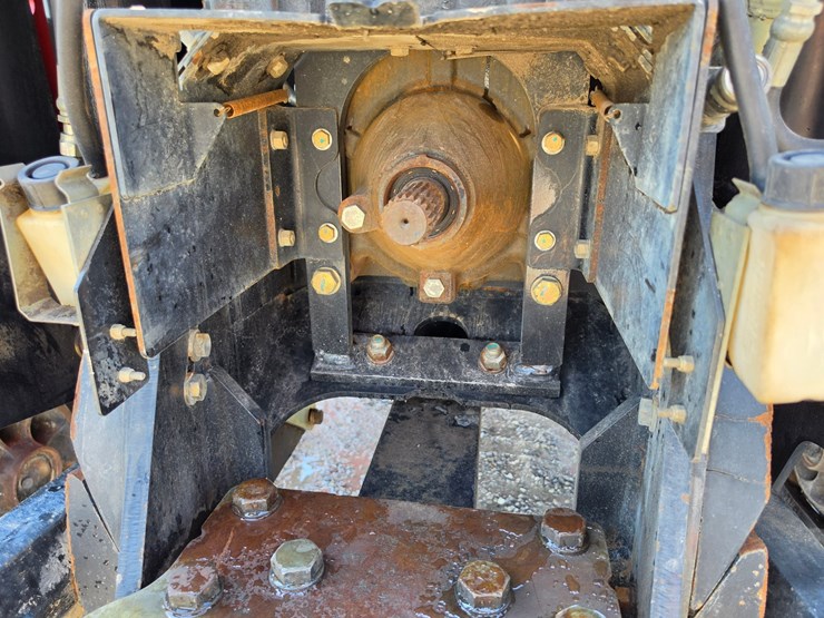 2014-case-ih-420-image-21