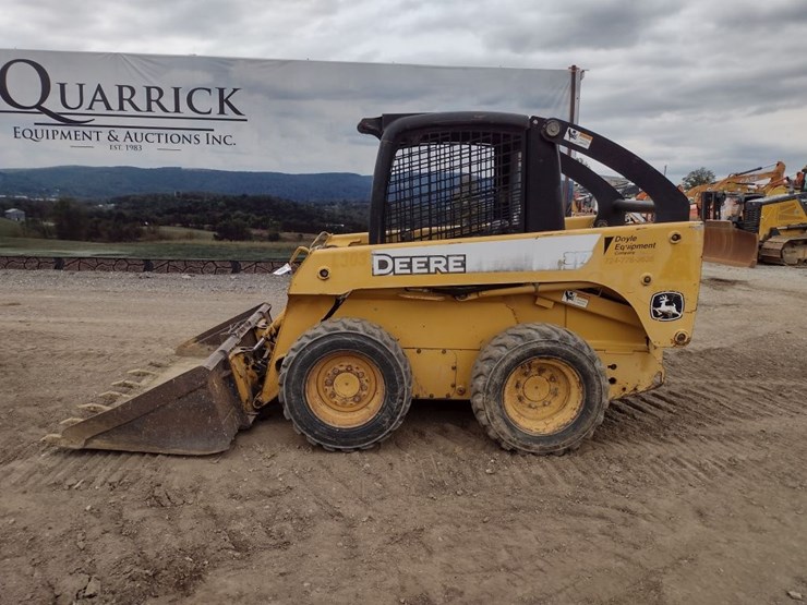 john-deere-317-image-1