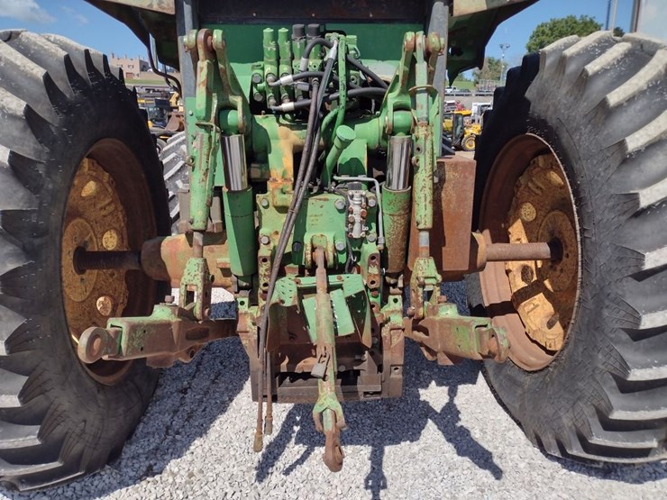 john-deere-7210-image-33