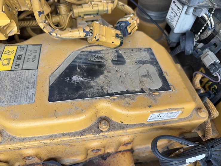 2015-caterpillar-d6n-xl-image-24