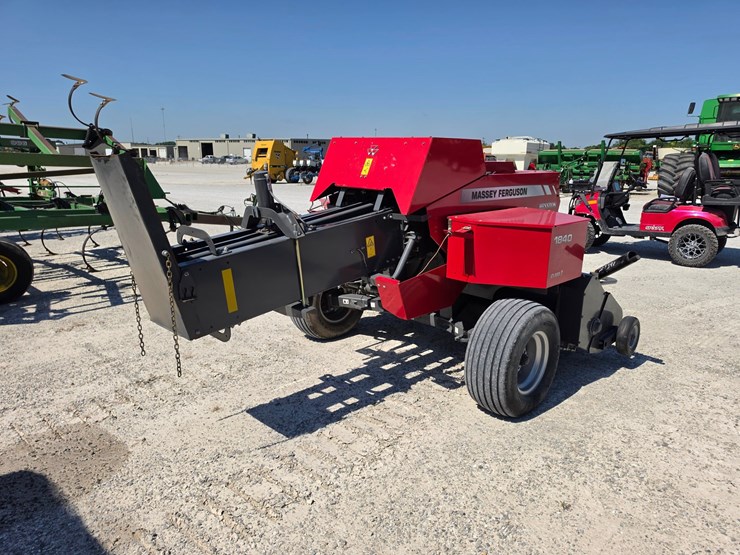 2021-massey-ferguson-1840-image-7