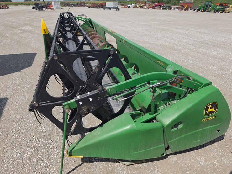 2011-john-deere-630f-image-2