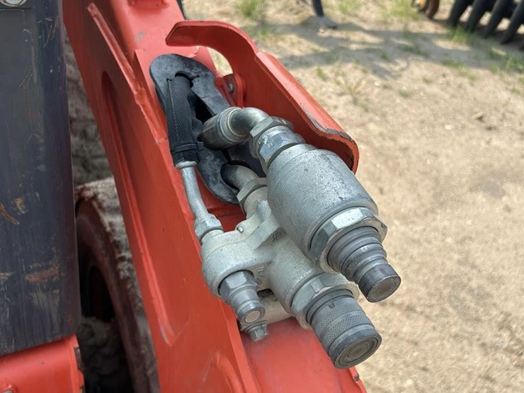 kubota-ssv75-image-13