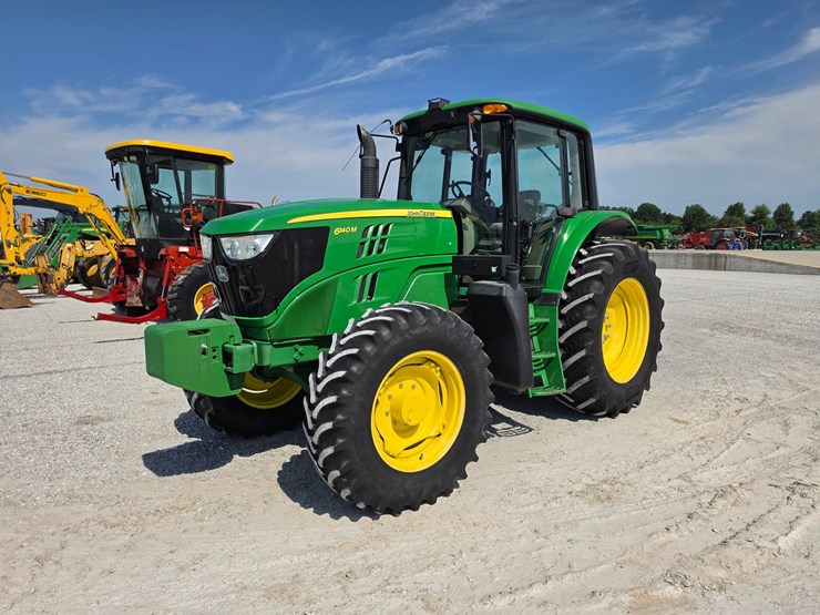 2014-john-deere-6140m-image-1
