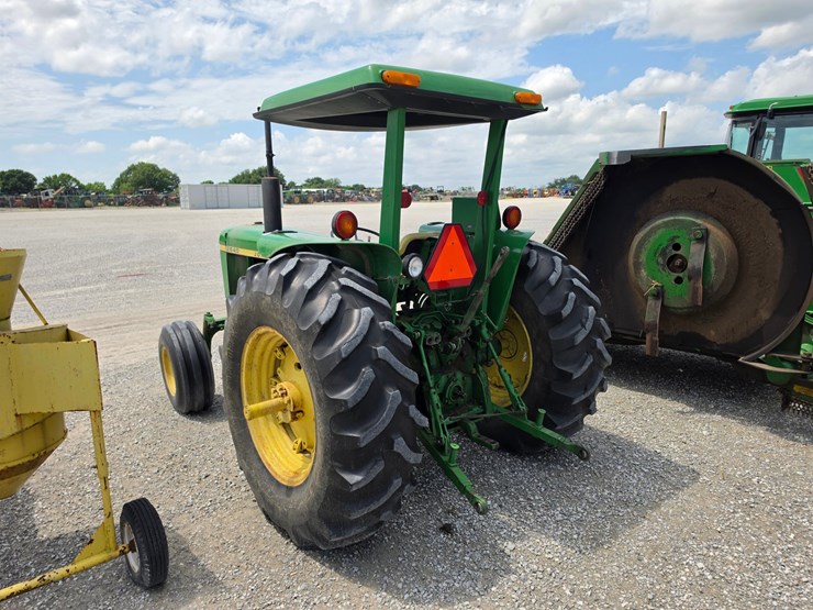 1976-john-deere-2640-image-11