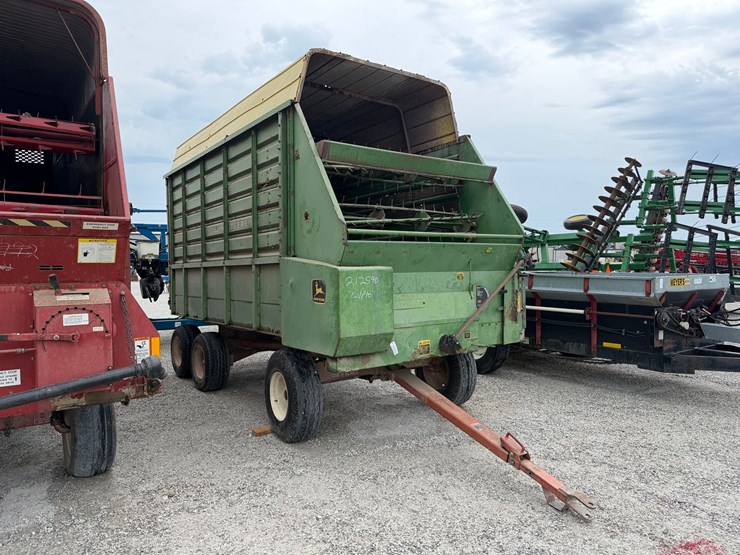 john-deere-714a-image-1