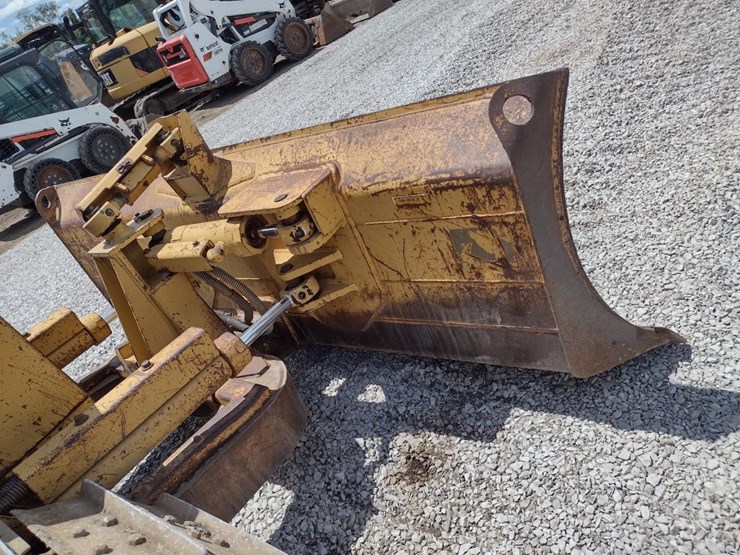 caterpillar-d4c-image-23