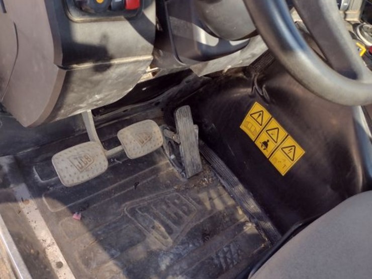 jcb-525-image-11