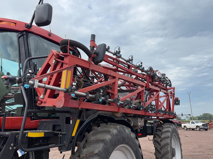 2009-case-ih-4420-self-propelled-sprayer-image-9
