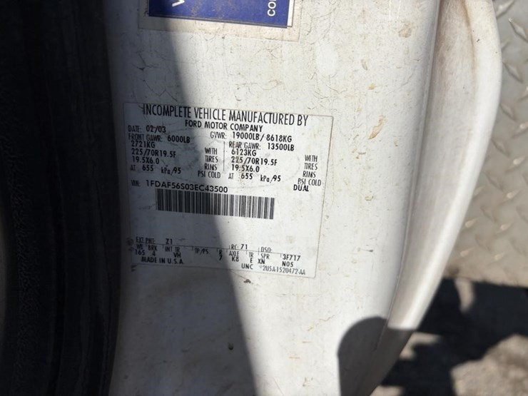 2003-ford-f550-image-25