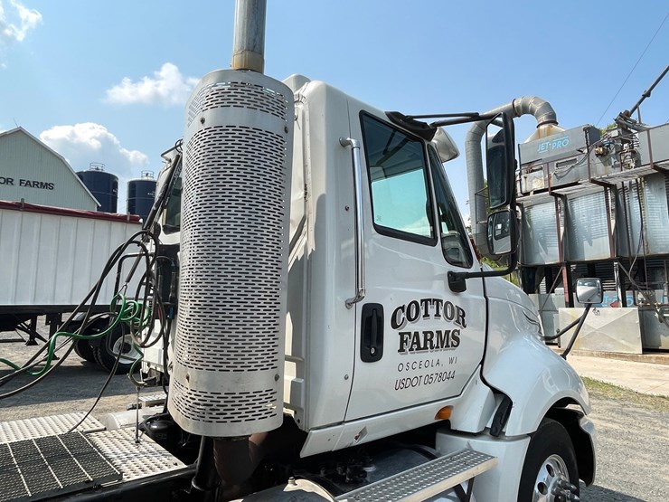 2011-international-prostar-image-49