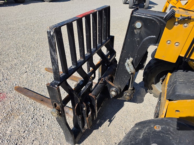 2016-caterpillar-th255c-image-5