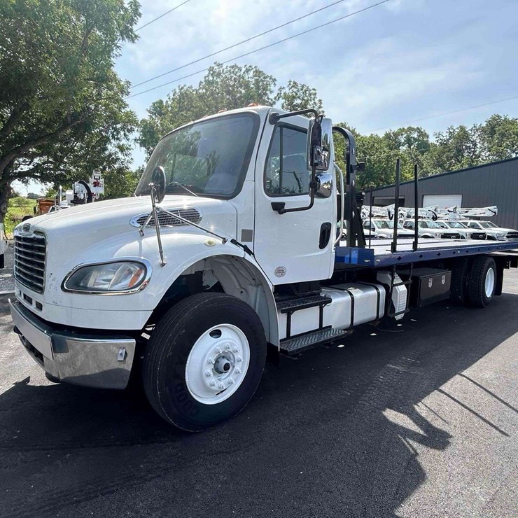 2018 FREIGHTLINER M2 106