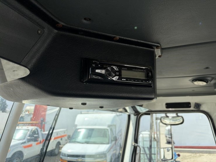 2011-autocar-xpeditor-image-17