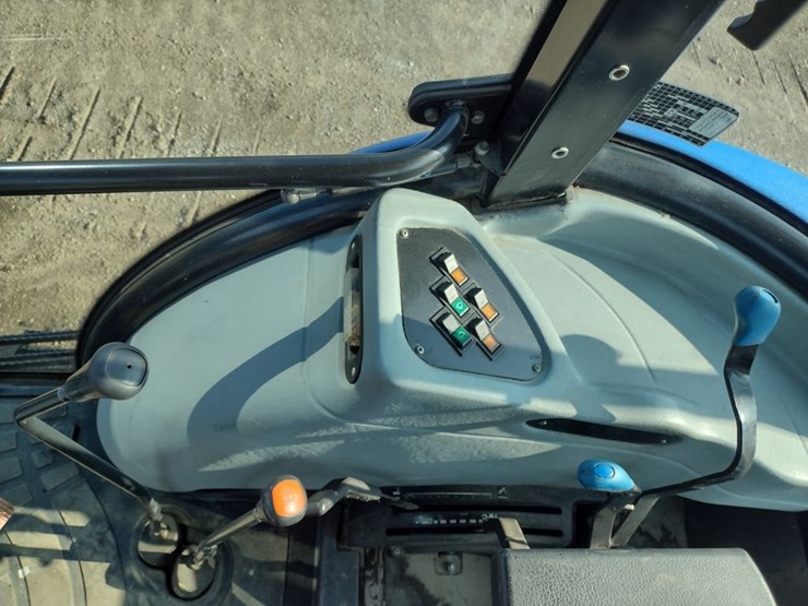 new-holland-ts6020-image-9
