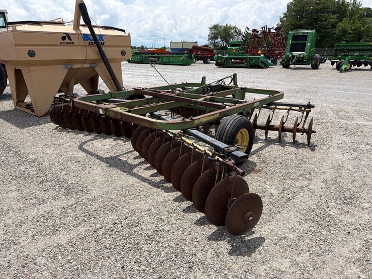 john-deere-210-image-4