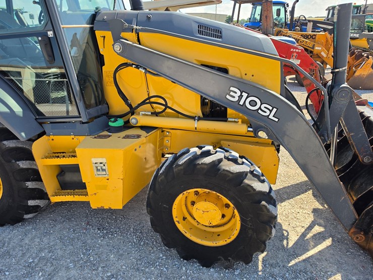2015-deere-310sl-image-25
