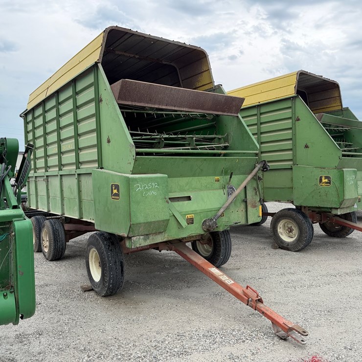 JOHN DEERE 714A