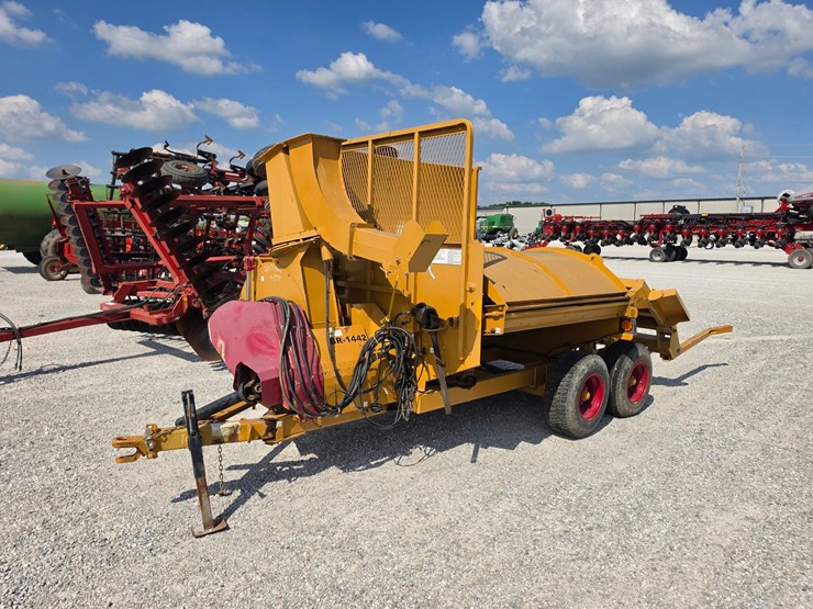 2019-haybuster-2574-image-1