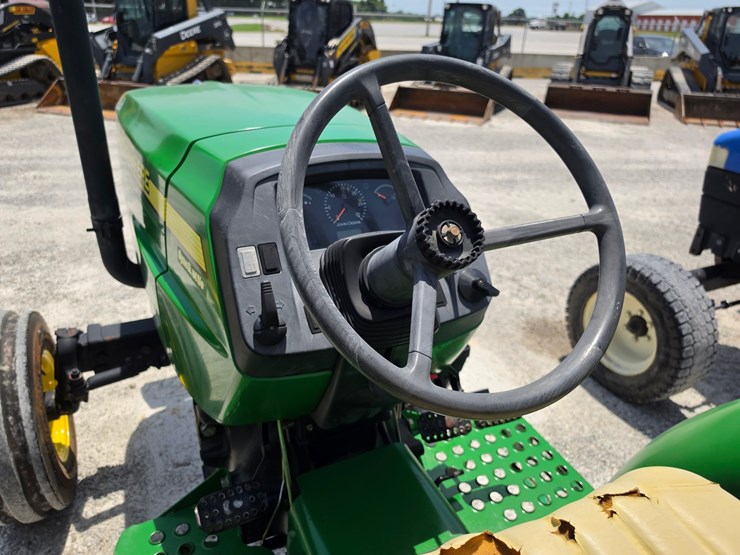 2006-john-deere-5325-image-14