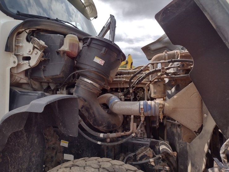 freightliner-114sd-image-36