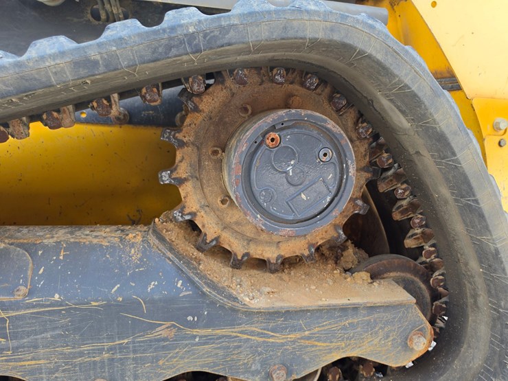 2016-new-holland-c232-image-21